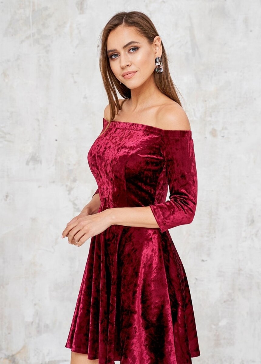 Бордовое платье