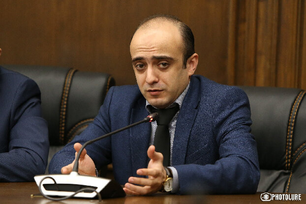 депутат парламентской фракции “Просвещенная Армения” Тарон Симонян