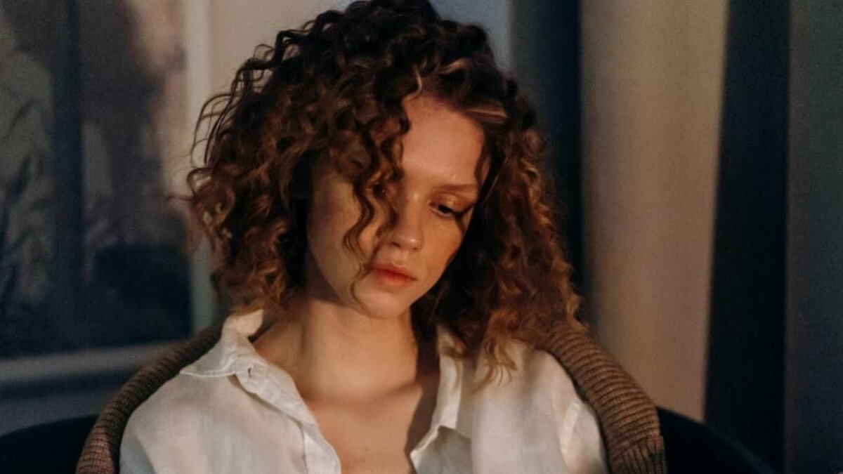 Создатель фото -Mikhail-Nilov pexels.