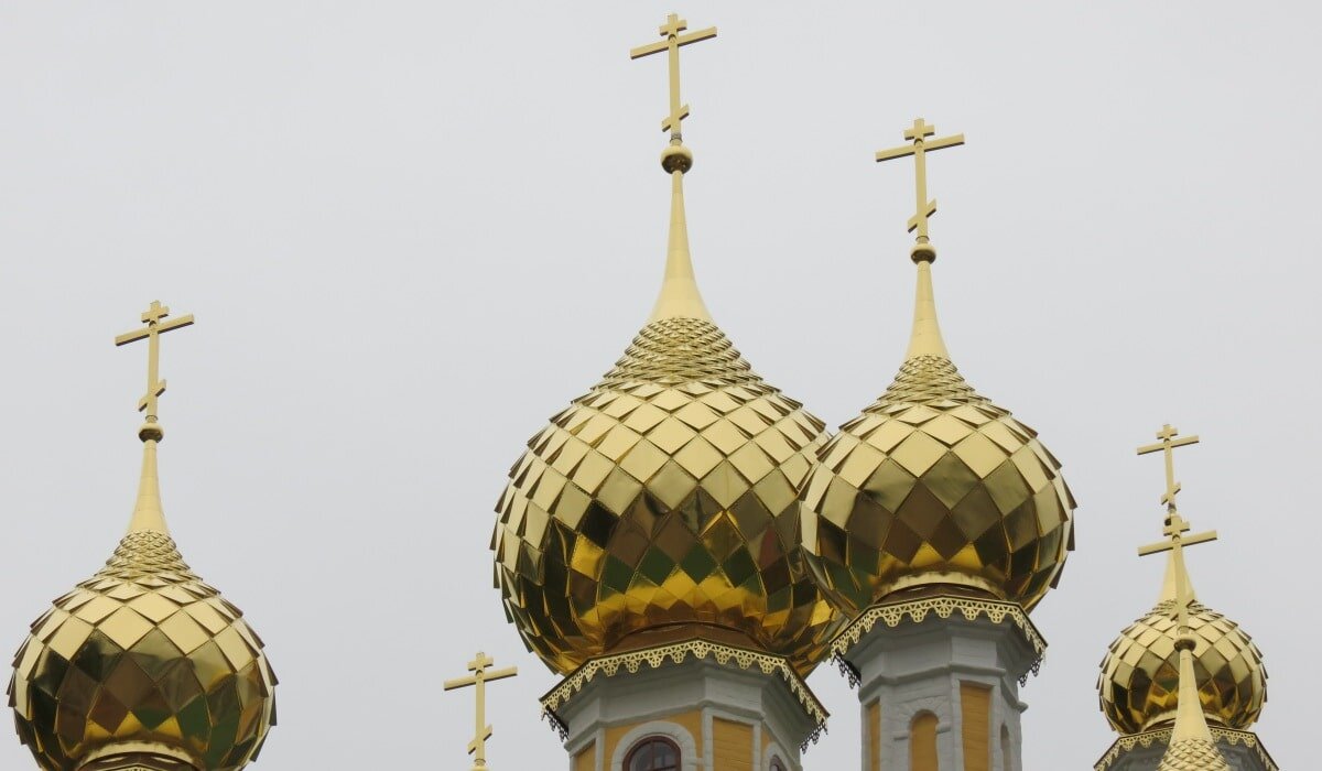 Золотые купола – символ небесной славы, тогда почему в увенчанные ими православные церкви так стремятся попасть чёрные ведьмы и колдуны?