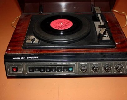 Почему-то очень мне нравилось нажимать на кнопки...