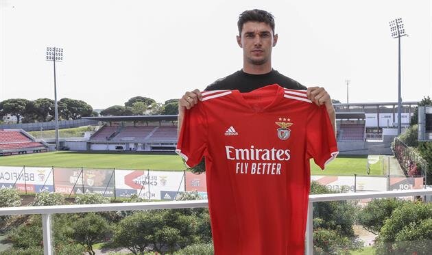 Роман Яремчук в "Бенфику"