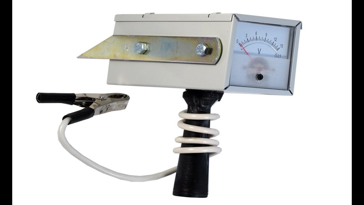 Нагрузочная вилка на 100А для АКБ с легковых автомобилей.