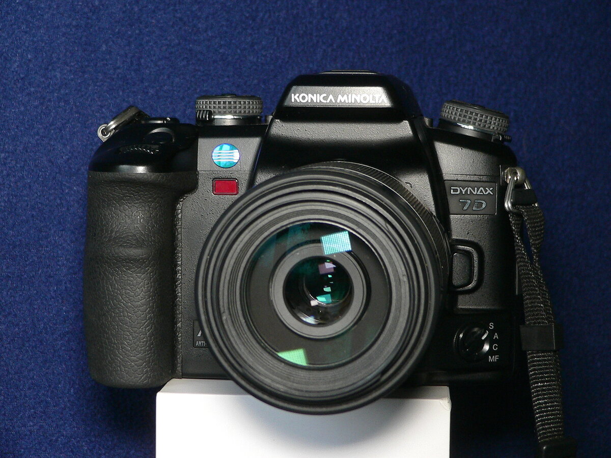 Konica Minolta Dynax 7D. Здесь и далее фотографии выполнены Panasonic FZ3.