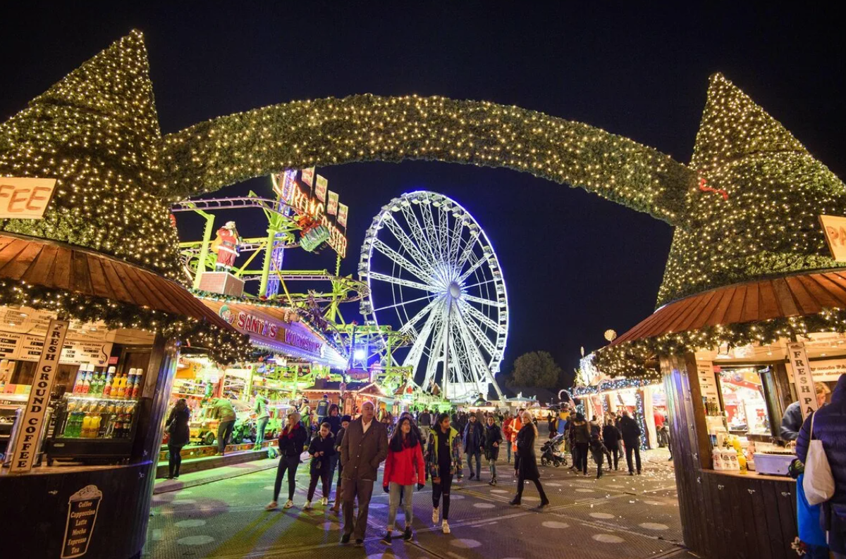 Развлечения в лондоне. Winter Wonderland London аттракционы. Рождественская ярмарка в Лондоне Winter Wonderland. Таранто вондорлэндд атракцион. Winter Wonderland Hyde Park London.