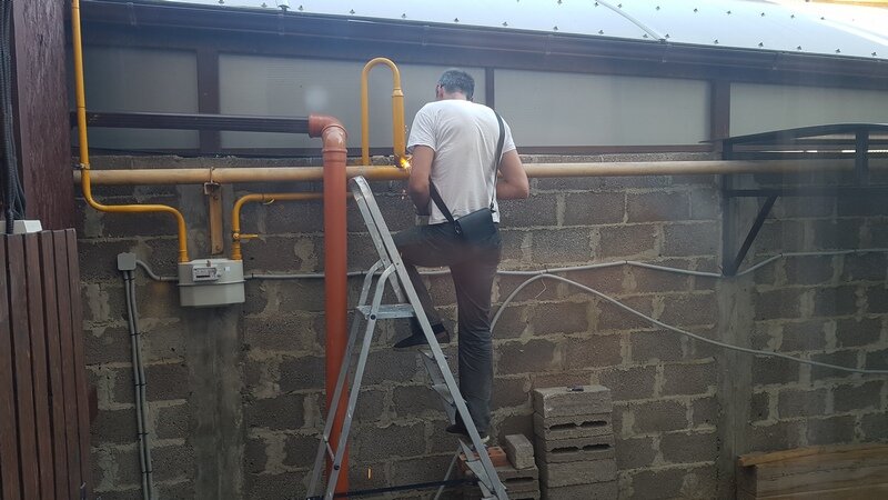 Вот такой мастер делал врезку с газовую магистраль на одном из наших объектов