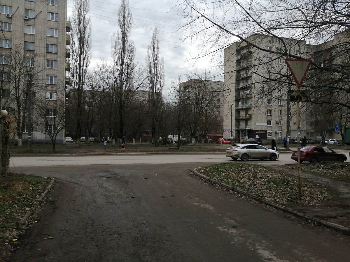 Микрорайон "Русское поле". Общежития-малосемейки тех лет. Фото Юрия Гулова