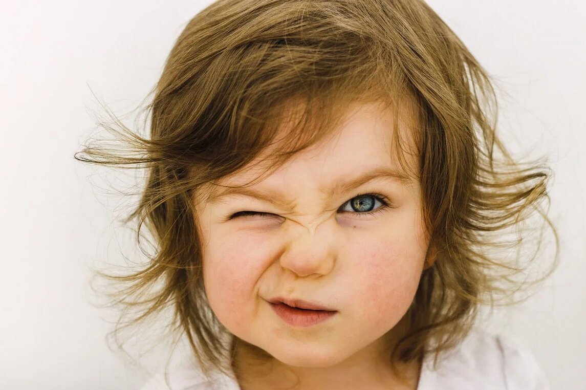 Источник: https://pac.com.ua/health/chomu-sipaietsia-oko.html