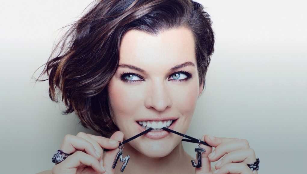 Молодому поколению Милла Йовович известна лишь как очень талантливая и профессиональная американская актриса советского происхождения, однако до того, как начать успешную карьеру в кино ей также удалось проявить себя и в моделинге. В свое время фото модели украшали лишь самые престижные модные глянцы и рекламные кампании известных брендов.