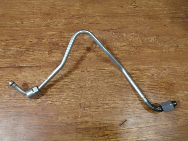 Топливная трубка.