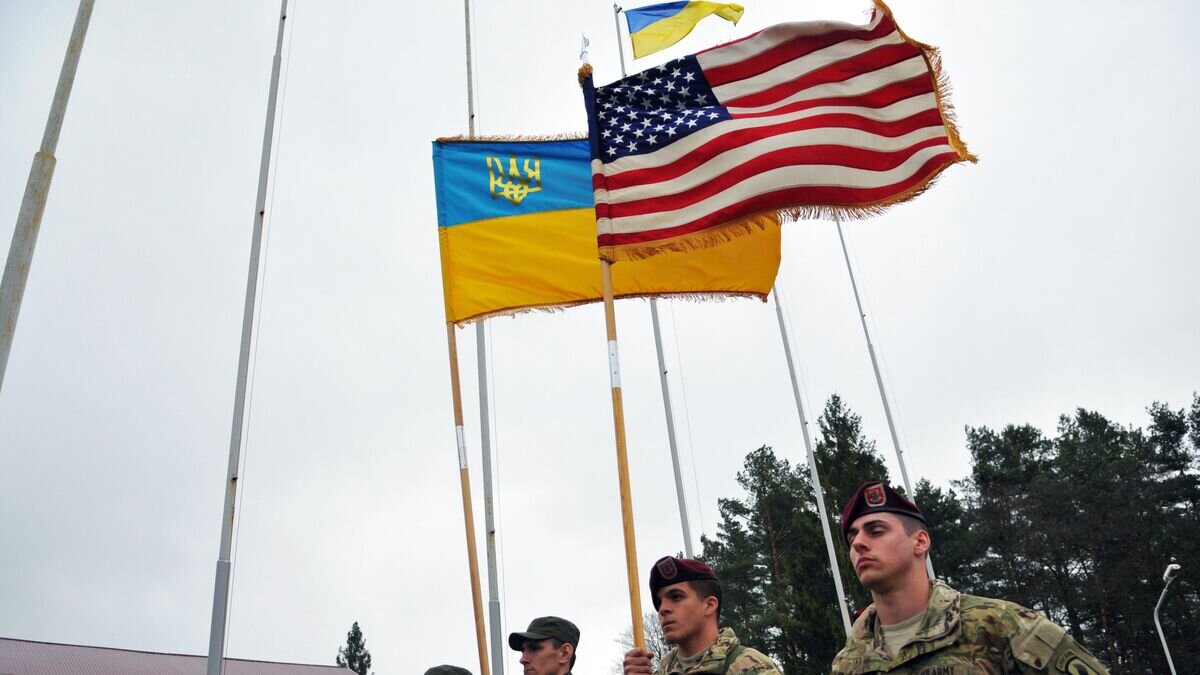    Военнослужащие 173-й бригады армии США перед началом украинско-американских командно-штабных учений "Фиарлес Гардиан - 2015"© РИА Новости / Стрингер