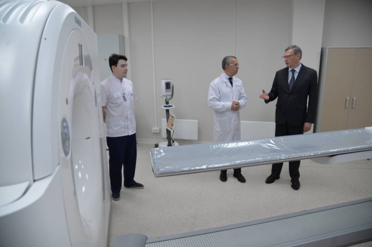   Омский губернатор Бурков побывал на открытии нового Центра ядерной медицины