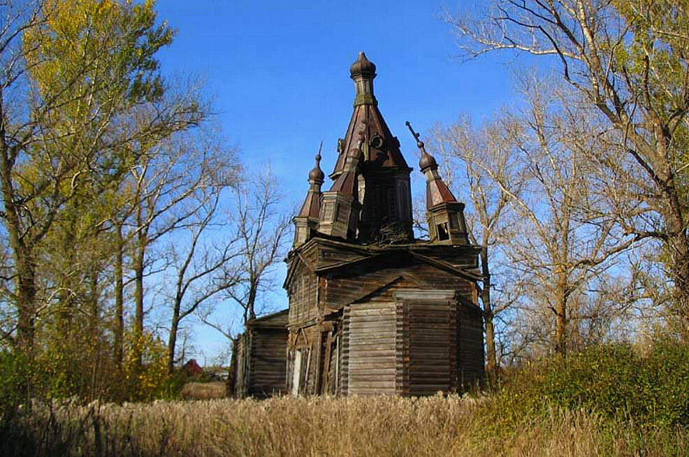 Село Троицкое заброшенная деревянная Церковь