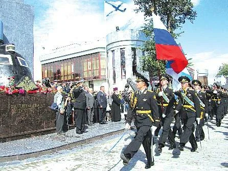 2010, 21 августа - В деревне Колтуши Ленинградская области открыт памятник «Защитникам Отечества»