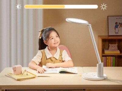    HUAWEI представила умную настольную лампу за $58