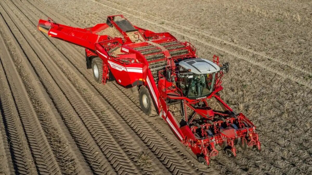 Фото: products.grimme.com Самоходный четырех рядный картофелеуборочный комбайн VENTOR 4150