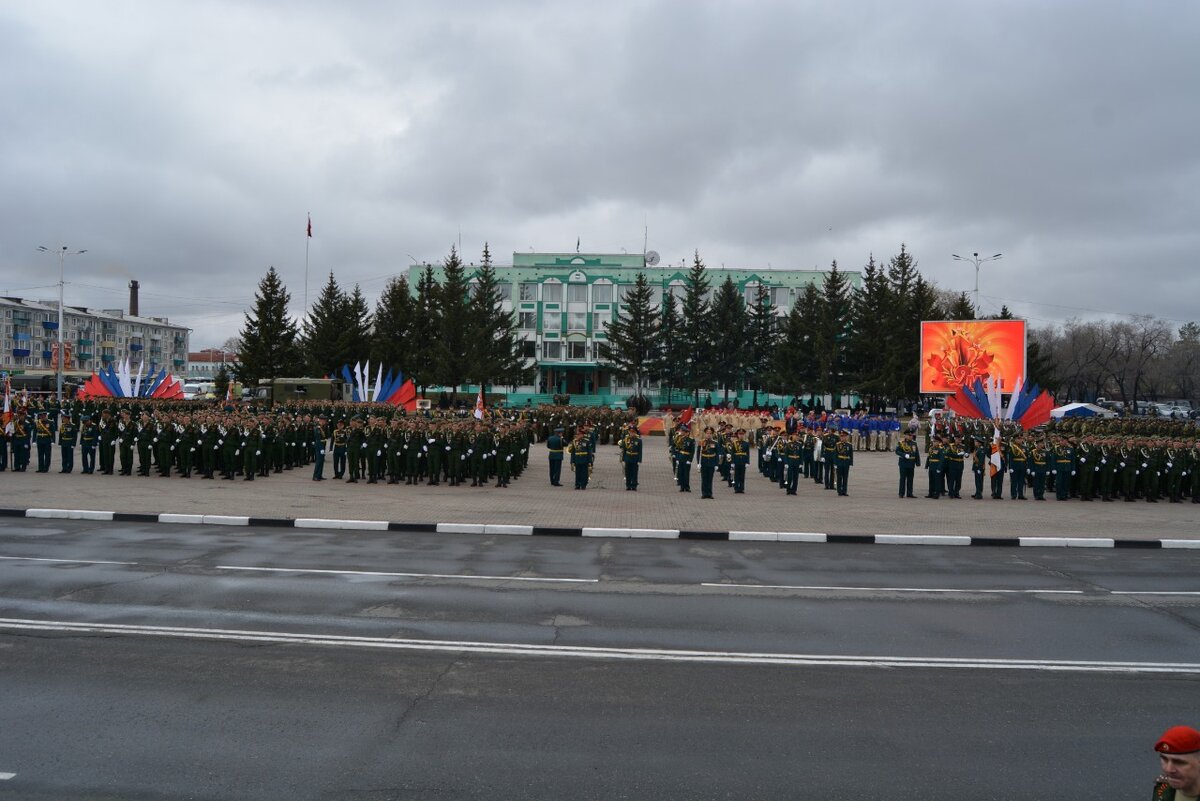  Правоохранительные органы Белогорска обеспечили охрану общественного порядка в период майских праздников. О ситуации с административными правонарушениями и зарегистрированными преступлениями   доложили главе города Станиславу Мелюкову на планерном совещании. Отмечено, что нарушений общественного порядка в местах массового скопления людей не допущено.
http://belogorck.ru/novosti/segodnya-v-gorode/36095-narushenij-obshchestvennogo-poryadka-na-majskikh-prazdnikakh-v-belogorske-ne-dopushcheno 