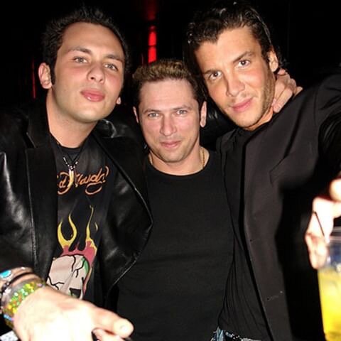 Очарованный PlayBoy и PentHouse Лански (слева)в 21 год вместе со своим другом Майк Адриано(справа) решают снять первый порнофильм. Без денег ,идей, но с богатыми родителями Майка.