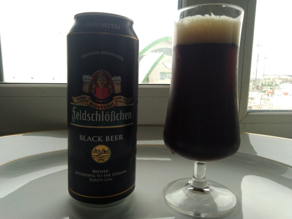 Темное пиво Фельдшлёсхен ("Feldschlösschen Schwarzbier")