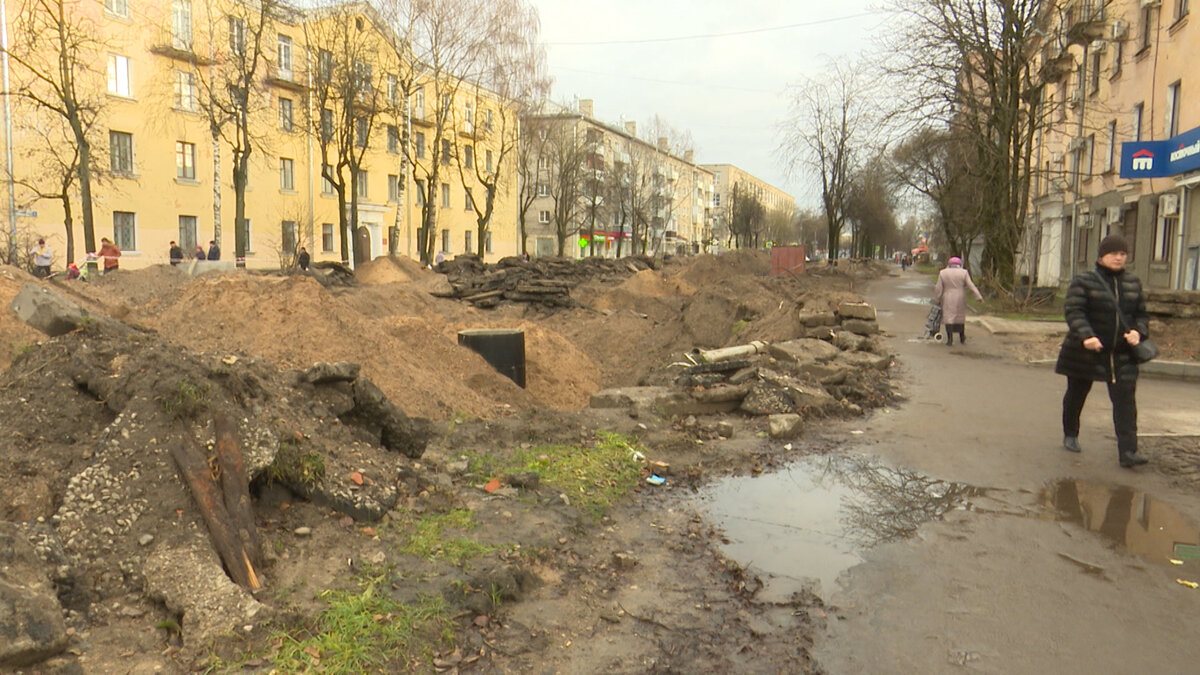 В Пскове на улицах Яна Фабрициуса и Индустриальной несколько недель не  видно подрядчиков | ГТРК Псков | Дзен