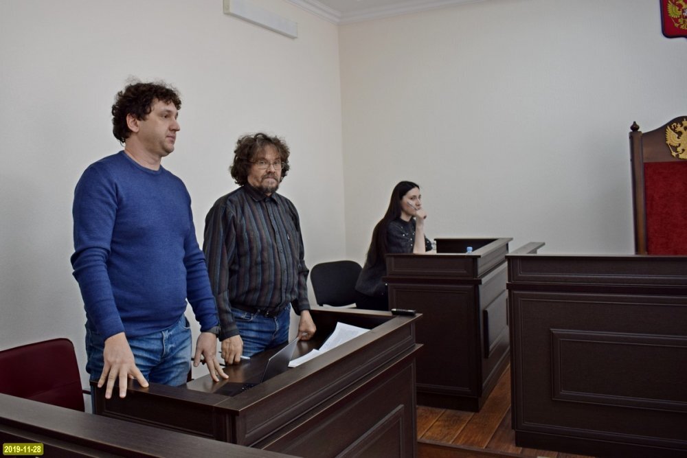 Координатор ЭВСК А.Рудомаха и представитель ЭВСК А.Баранов в заседании Майкопского городского суда 