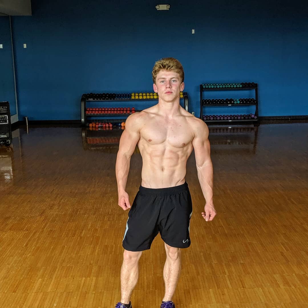 Дэнни Харвей, фото из официального инстаграм профиля парня: @ovobarrel