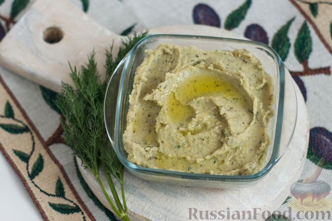 фасоль белая, нут, орехи кешью, чеснок, зелень укропа, соль, масло растительное