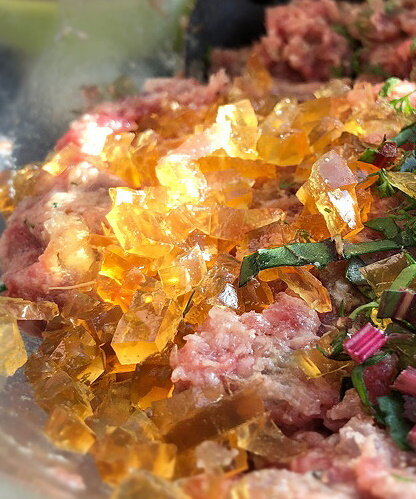 Вот он ланспик, та самая любимая вкусняшка из банок советской тушенки.