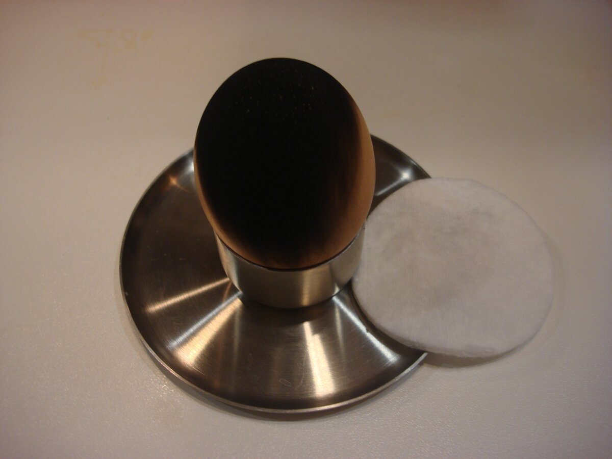 Фото сделано автором (яйцо, ватный диск)