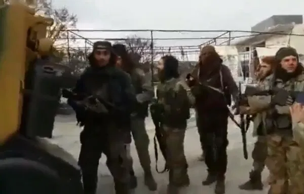 Боевики Хайят Тахрир аш-Шам (запрещенная в РФ террористическая организация) используют турецкие БРТы. Фото: warsonline.info