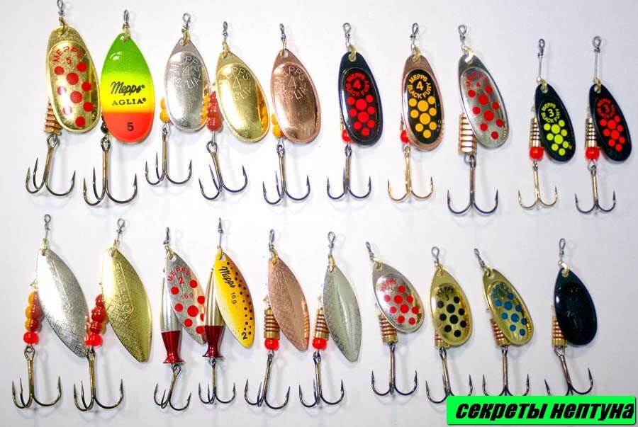 Колебалки на щуку куусамо. Самые уловистые блесна на щуку осенью. Блёсна на щуку 10 июль август. Уловистые блёсна на щуку летом. Блесна вращалка/ колебалка.