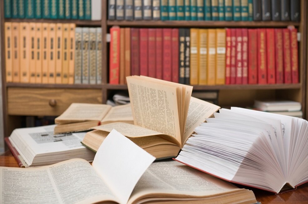 Книги — это переплетенные люди.