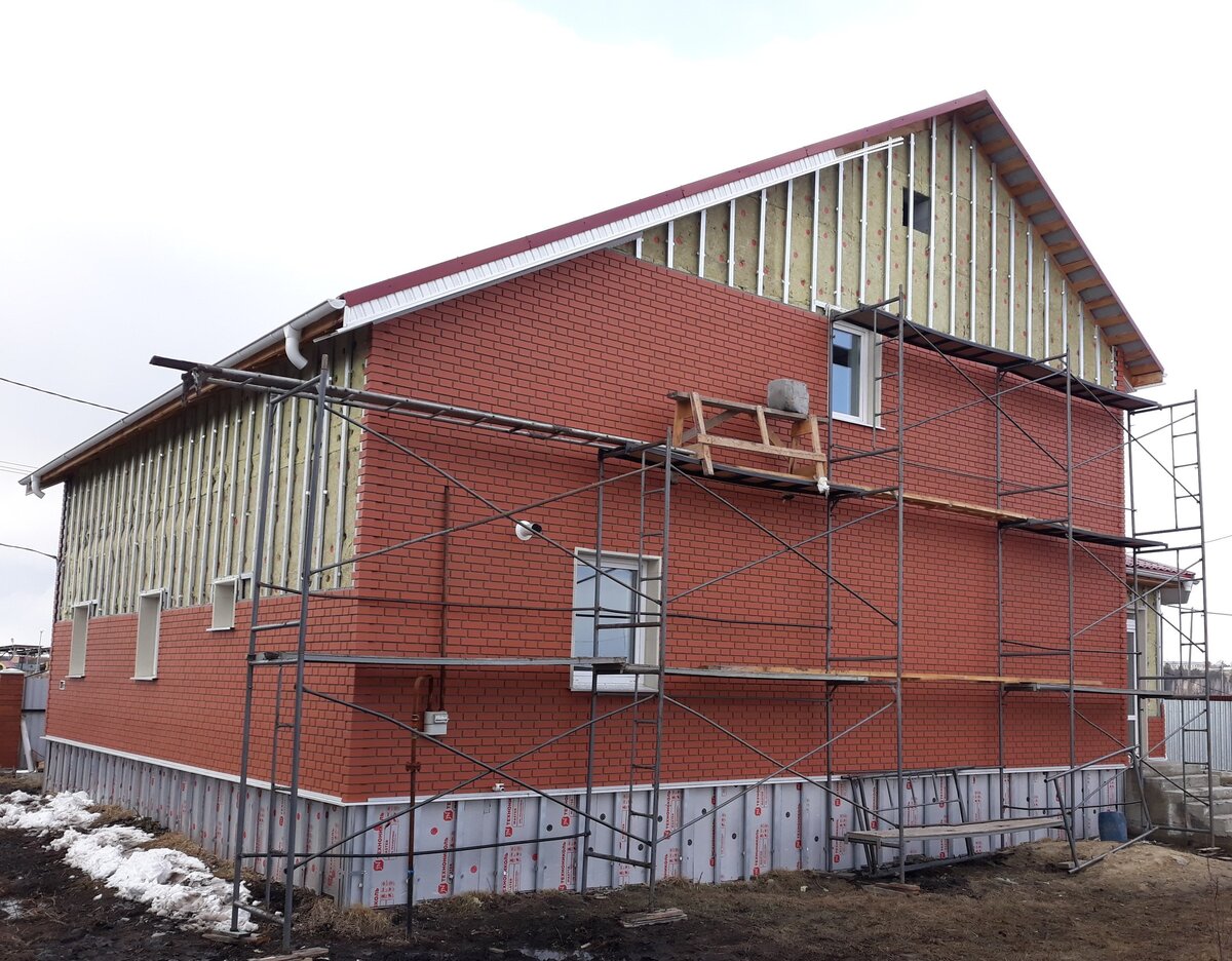 Источник фото: профиль ВКонтакте СТРОИМ ДОМА,БАНИ,ГАРАЖИ,БЕСЕДКИ. 