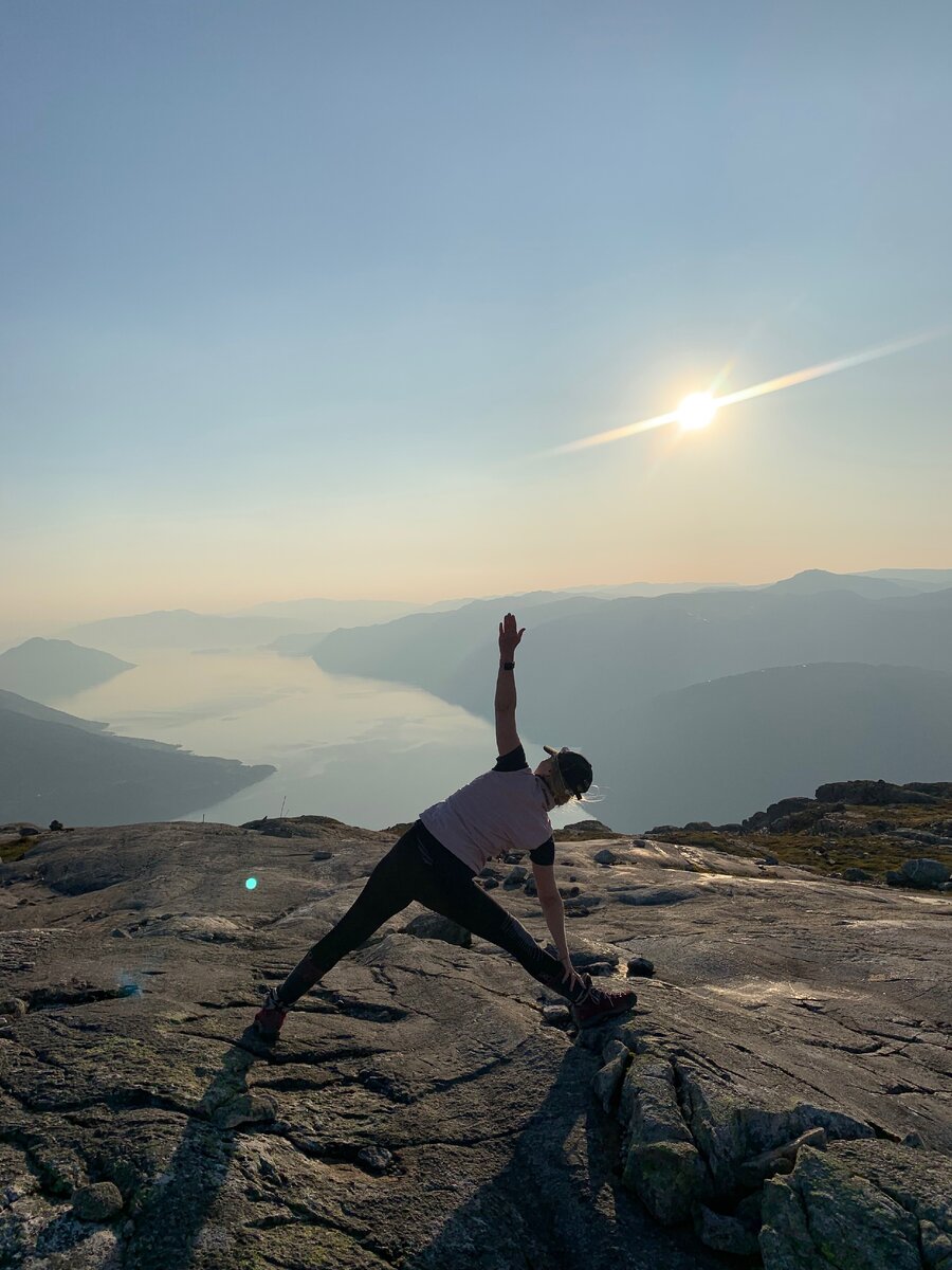 Это 3 – 5 минут в день о самоизоляции от психолога Наталии Смирновой.Психологическая помощь. Я говорю о том, что происходит с нами, какие мысли посещают и что происходит с самоконтролем, с эмоциями и чувствами.