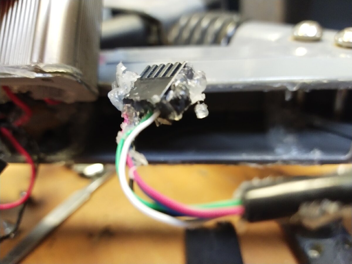 Соединение в герметике