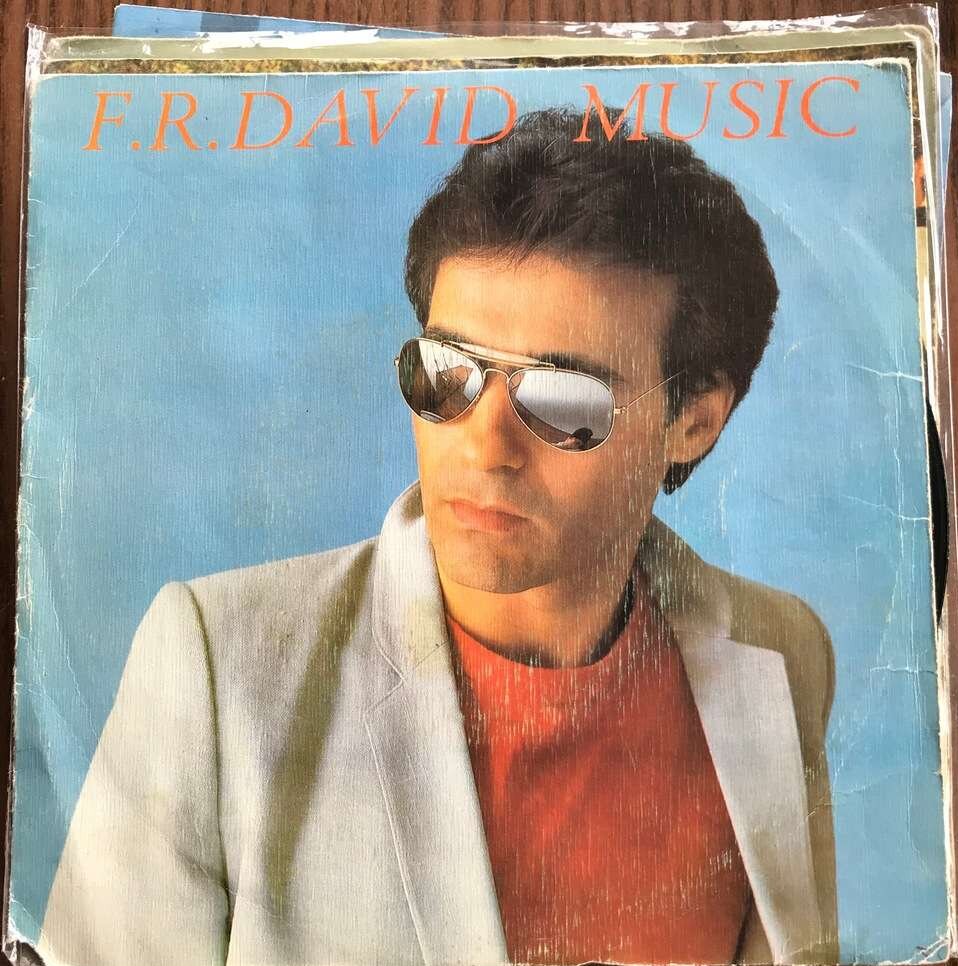 FR David, уже мировая знаменитость, на обложке пластинки Music (1983), всего через год после бешеного успеха сингла Words.