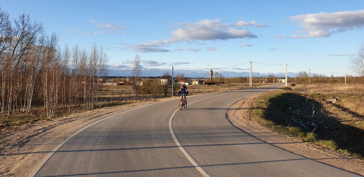 А вот и въезд в деревню.