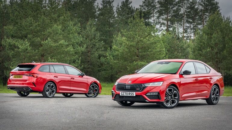 Четвертая  Skoda Octavia vRS по-прежнему комплектуется двигателем TSI объемом 2  литра, но теперь его мощность увеличили до 242 л. с. и 370 Нм крутящего  момента. «Четырехдверку» можно приобрести в Великобритании минимум за 40  670 долларов. Вариация Combi в кузове универсал, оснащенная точно таким  же силовым агрегатом, обойдется чуть дороже — от 42 200 у. е.