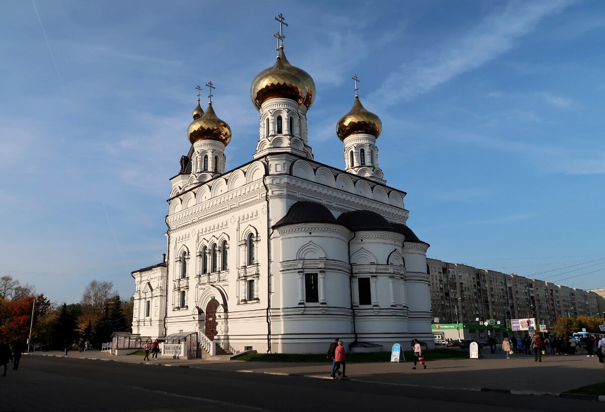 Тверь. Собор Александра Невского около железнодорожного вокзала.