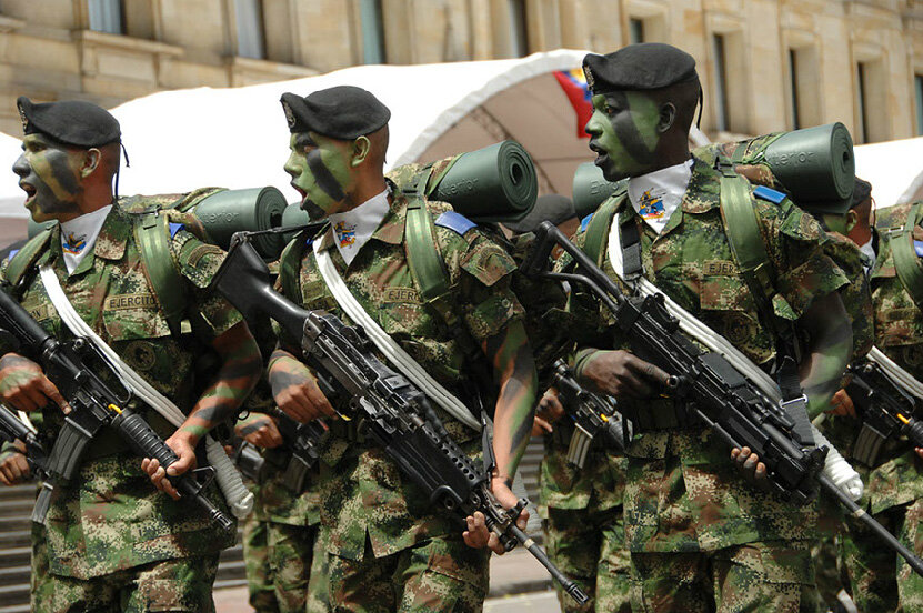 Источник: https://www.webinfomil.com/2011/07/colombia-celebro-los-201-anos-de.html