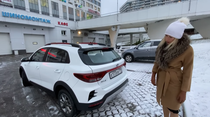 Kia Rio X сзади