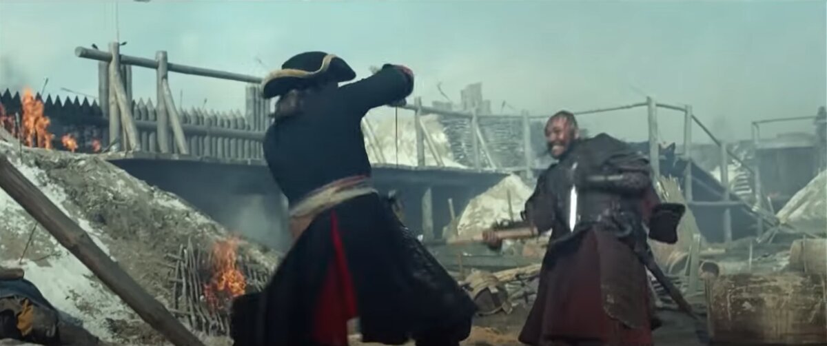 Момент боя в Ямышевской крепости - войска Бухгольца против местных кочевников - ойратов. Кадры из фильма "Тобол". Зайсанг Онгудай против офицера - члена экспедиции.