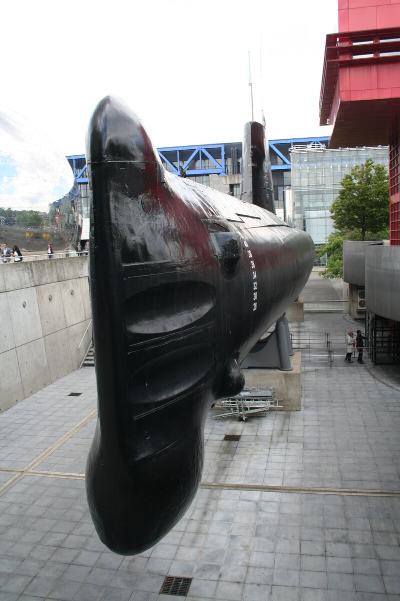 Подлодка "Аргонавт" установлена в  специальной "яме", чем-то похожей на сухой док (© Владимир Щербаков)