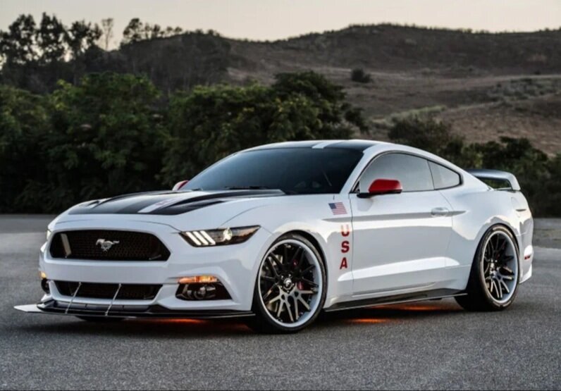 Ford Mustang Apollo.