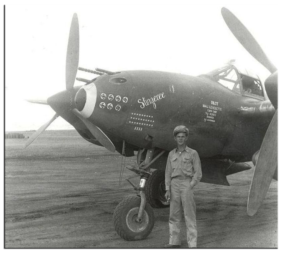 История п 38 5 класс. Lockheed p-38 Lightning. William Leverette. William l. Leverette фото. P-38 G 1/48.