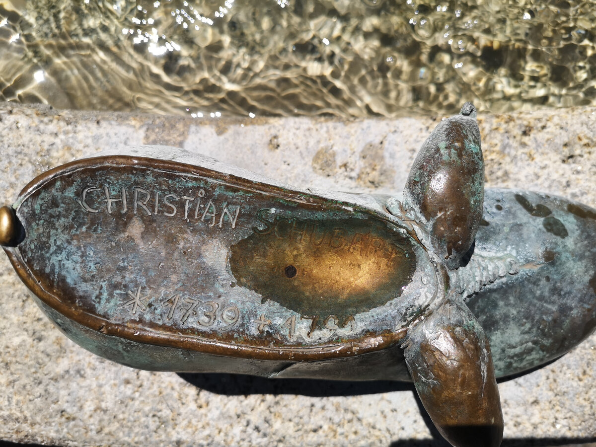 Фото автора один из элементов "Форелевого фонтана" надпись Кристиан Шуберт 1739-1791