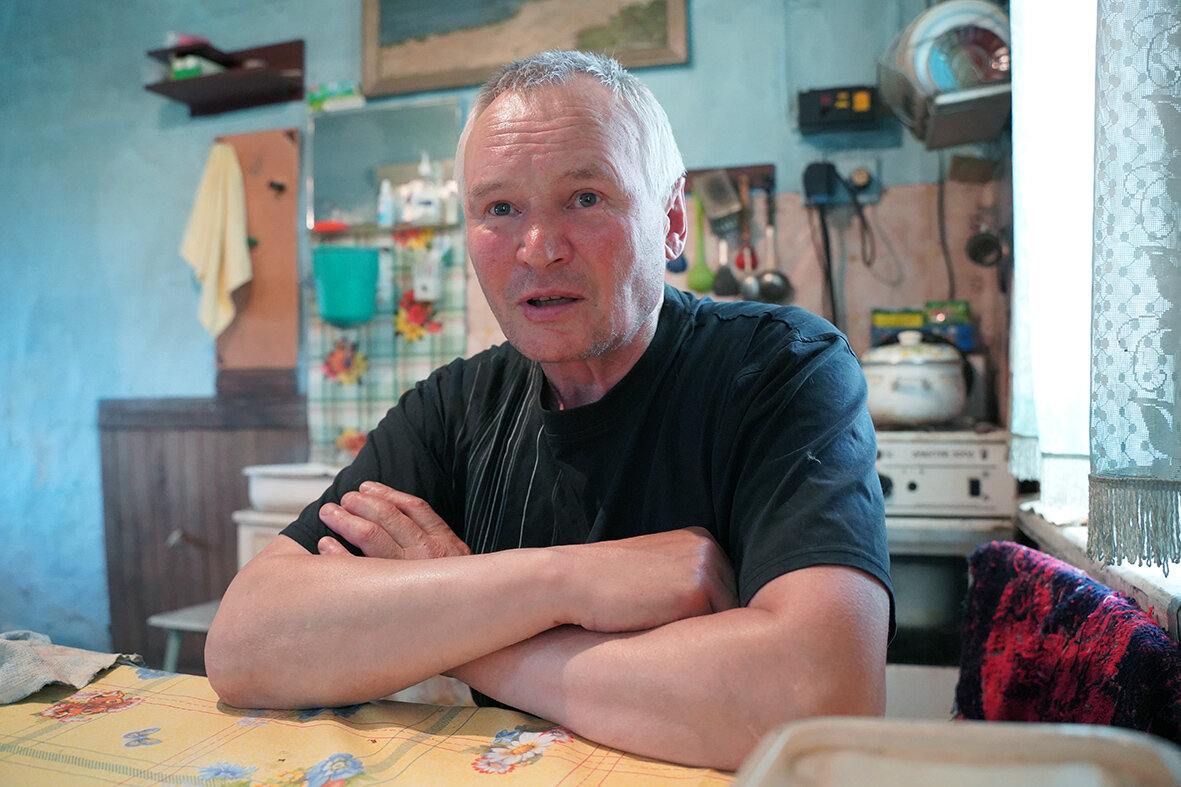 Мастер - самоучка Григорий Горбунов.Фото Бориса  Слепнева
