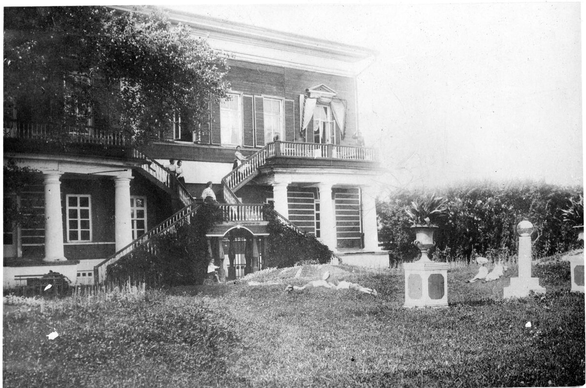 фото из открытых источников/усадьба Спасское-Куркино, главное здание, вазонная площадка