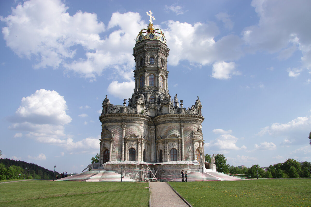 Знаменская церковь в Дубровицах 