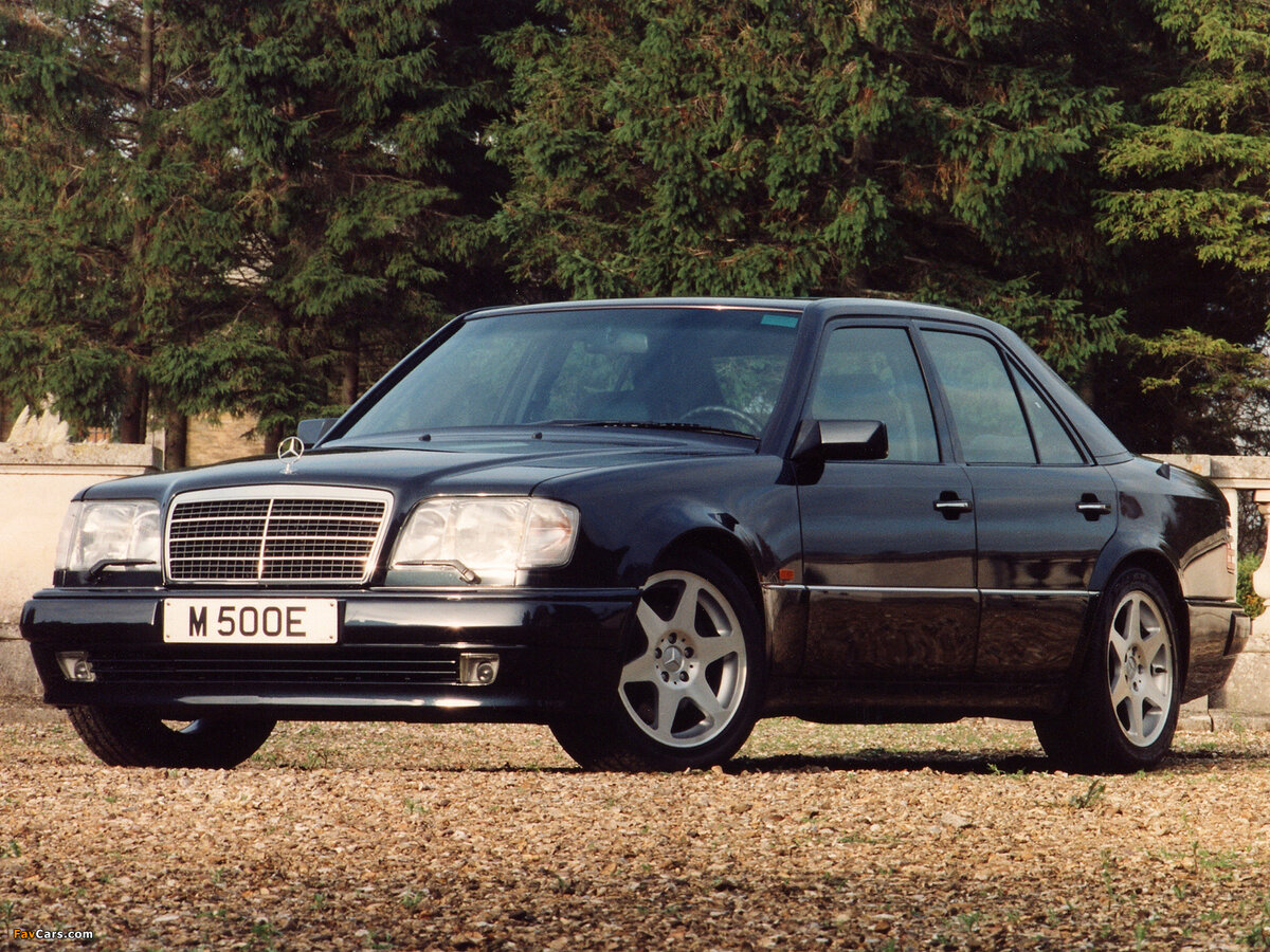https://img.favcars.com/mercedes-benz/e-klasse/images_mercedes-benz_e-klasse_1995_4.jpg